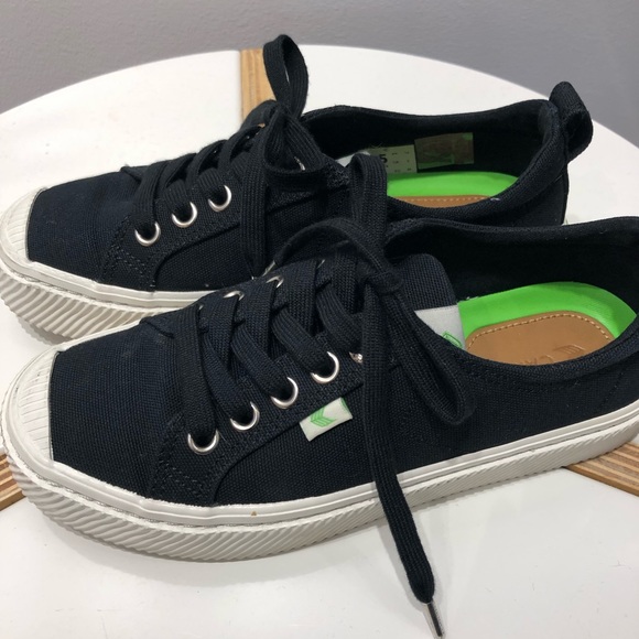 Cariuma shoes price Clearance